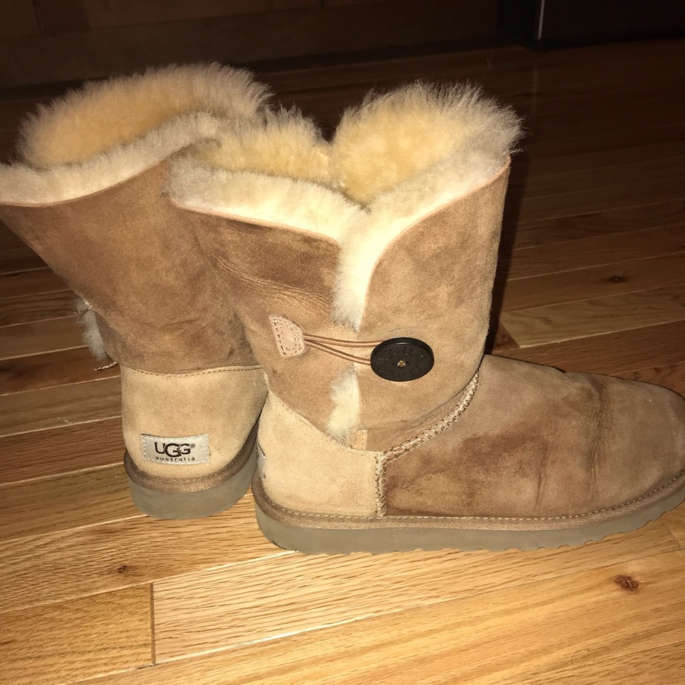 Ugg Bailey button boots size 8